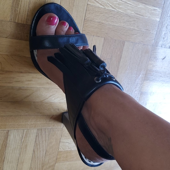 💃💃 2/$90 Coach Fringed Sandals - Picture 6 of 16